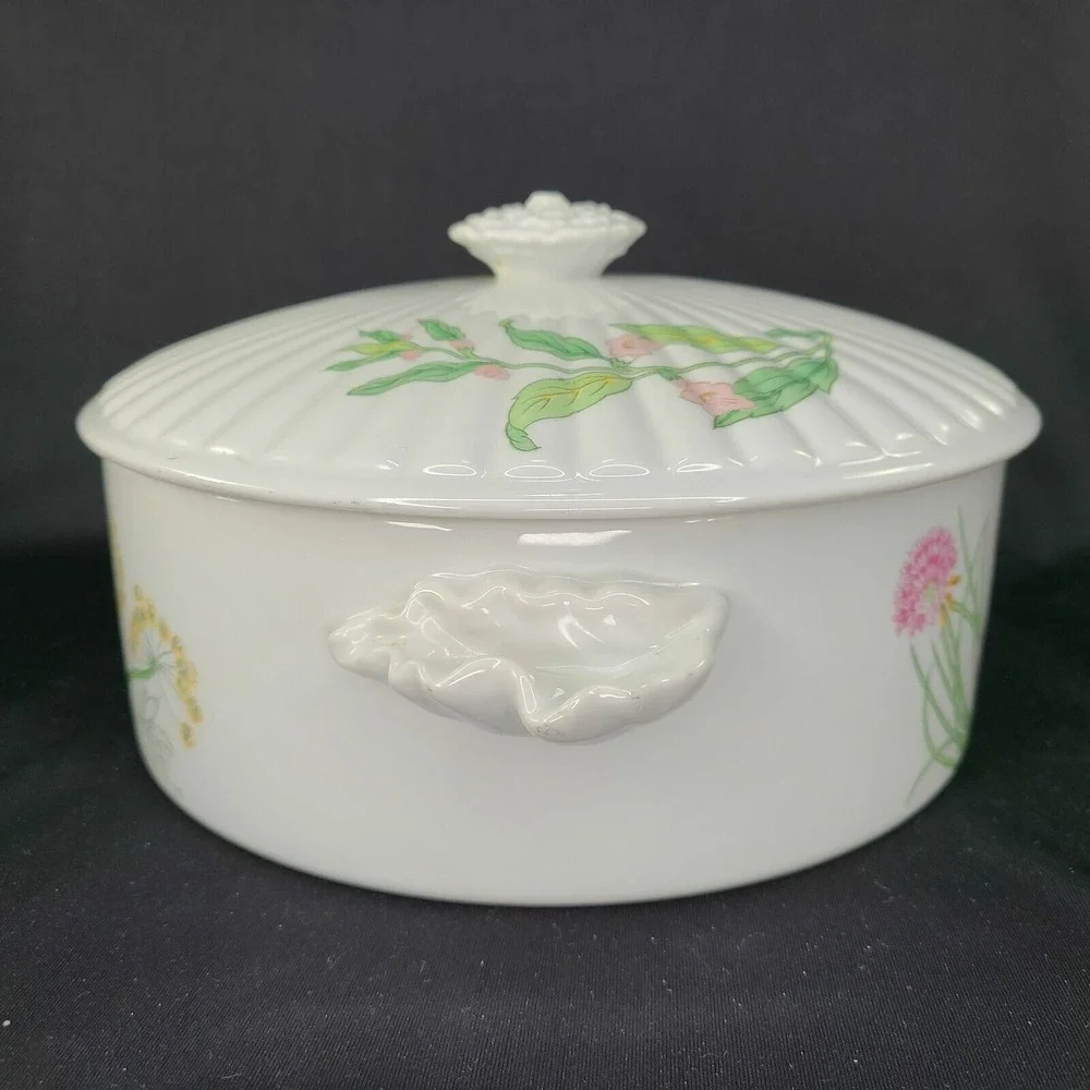 Shafford Covered Casserole Serving Dish Herbs and Spices Ribbed Porcelain‎ Round